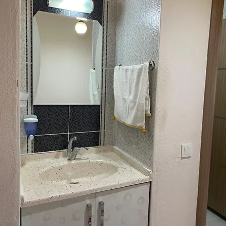 Nisa Apartment *